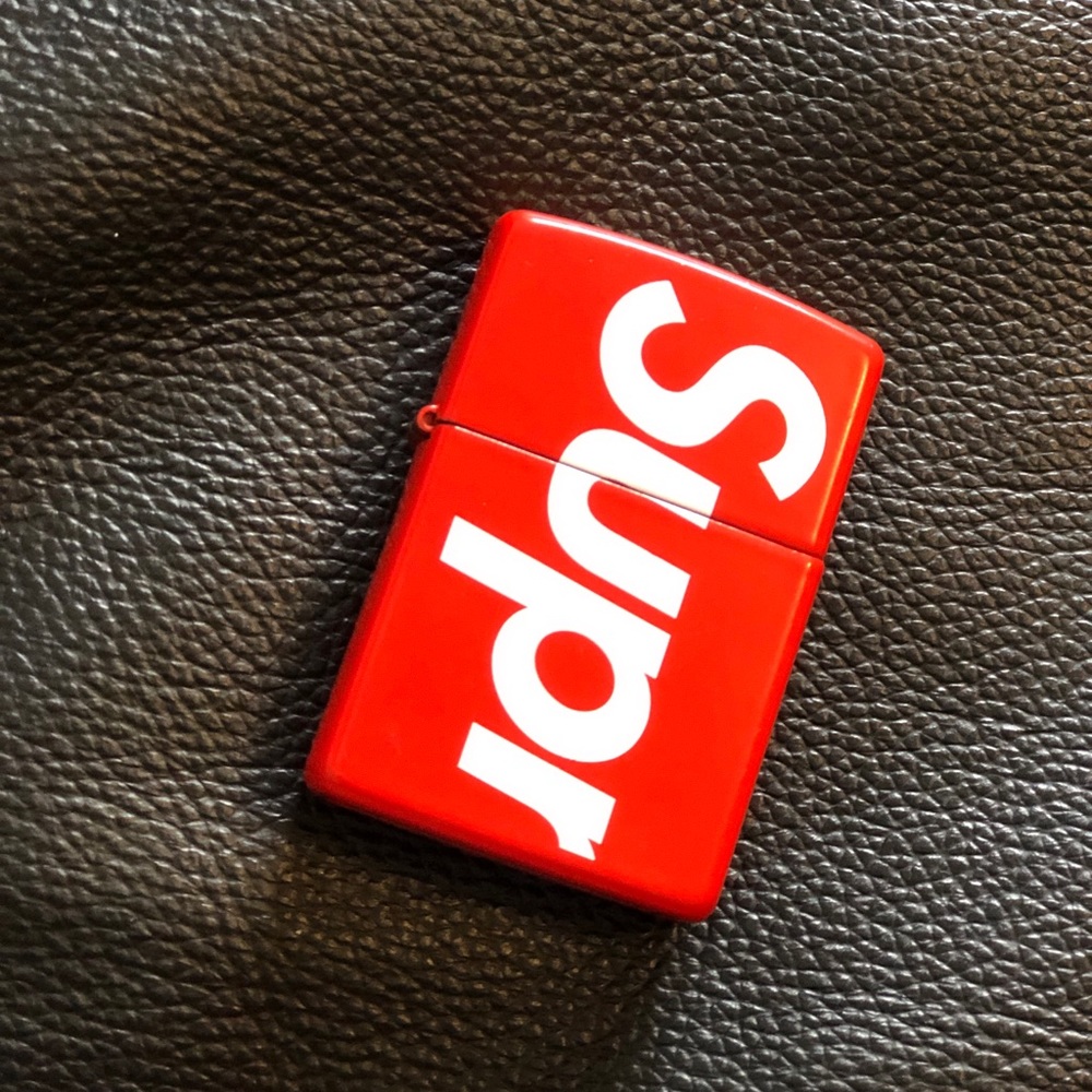 Supreme Zippo